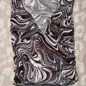 Abstract Swirl Mesh Top